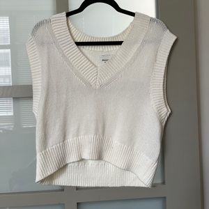 Abercrombie & Fitch Oversized Crop Sweater Vest